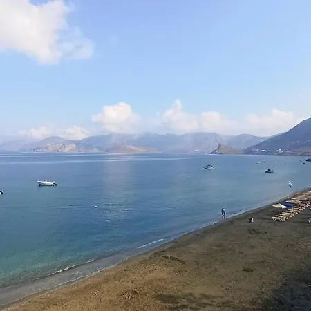 Amazing On-beach In Appartamento Kálymnos